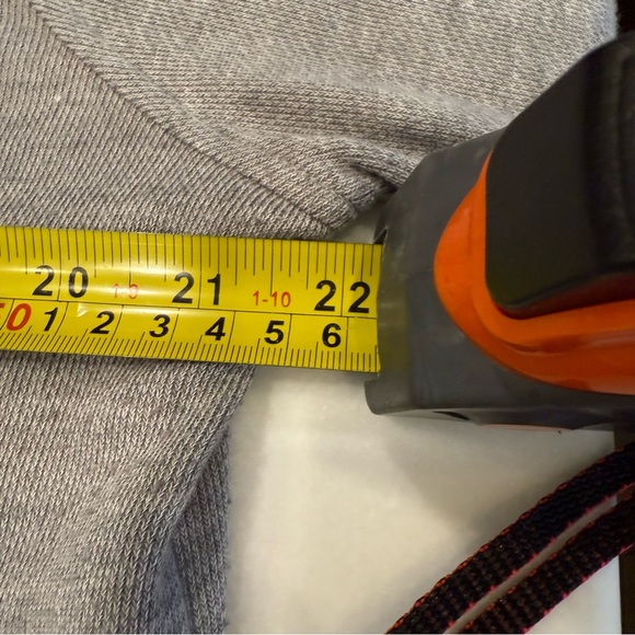 Vineyard Vines Women’s 1/4 Zip Sweater Gray W/ Pink Accents Sz M - Picture 6 of 12